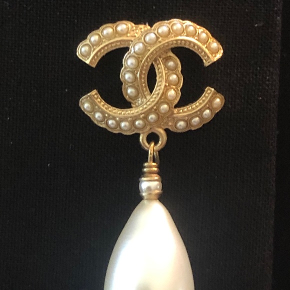 Chanel Pearl Drop earrings - Picture 3 of 4